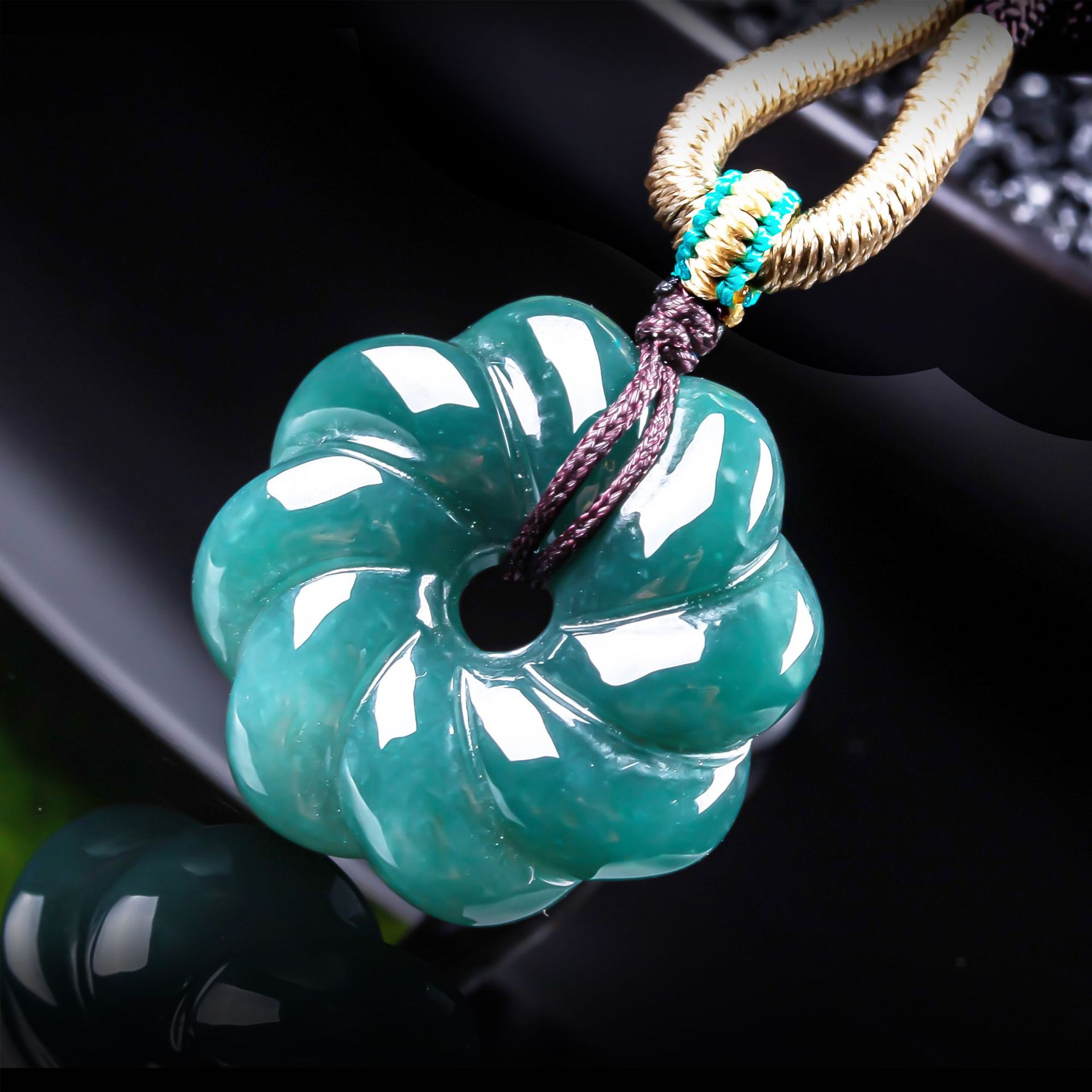 Natural Burmese Jadeite Flower - Necklaces ulasan dan harga