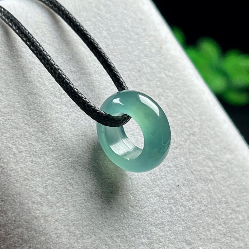 Natural Emerald Blue Water Luc - Necklaces ulasan dan harga