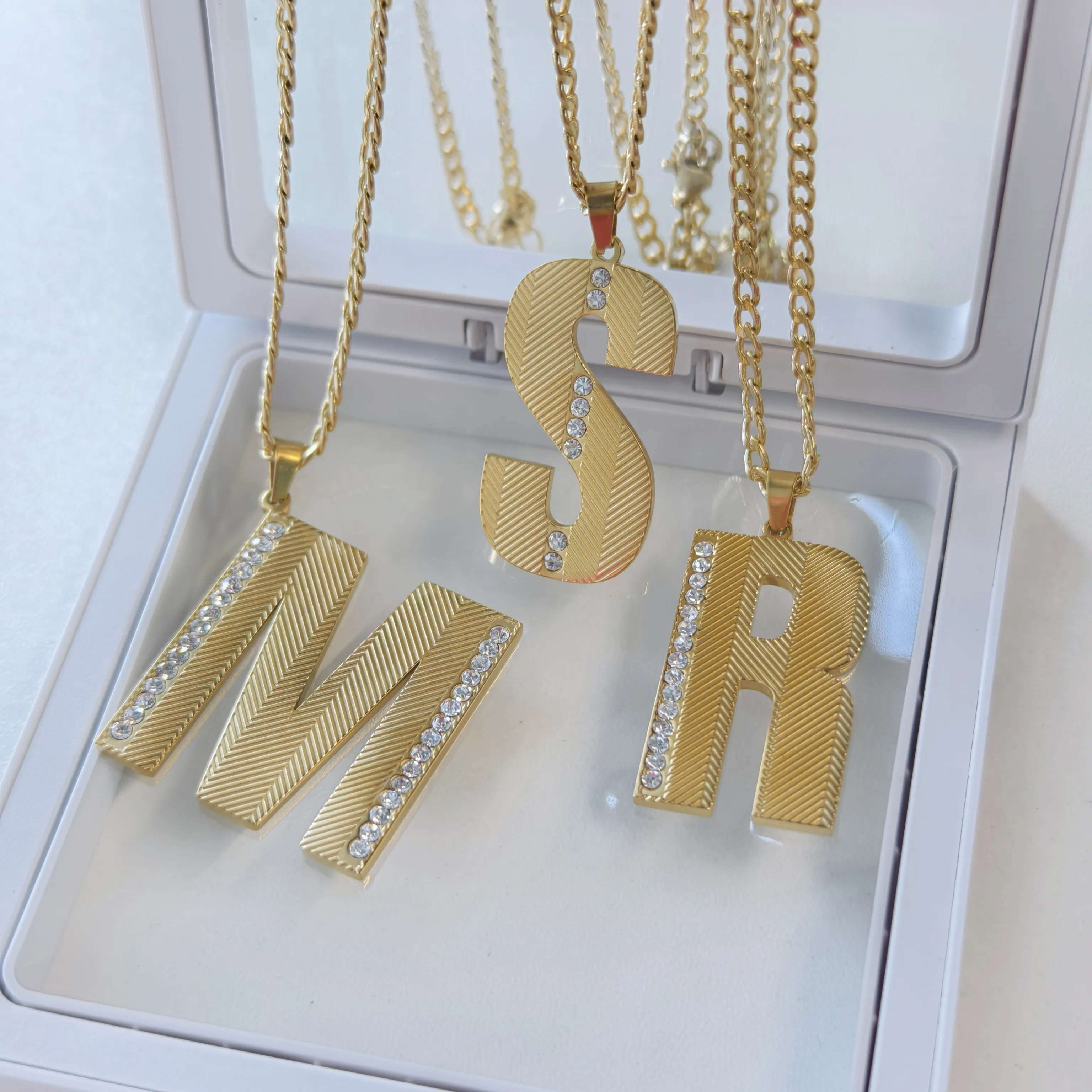 18K GOLD VERMEIL TEXTURE INITI - Initial Letter Necklace 18K Gold ulasan dan harga